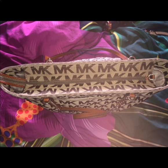 Michael kors tote - Picture 1 of 5